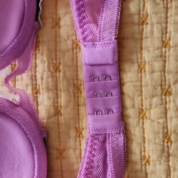 VS Dream Angel's lined Demi EUC 32A - Picture 10 of 11